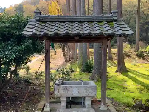 味真野神社の手水舎