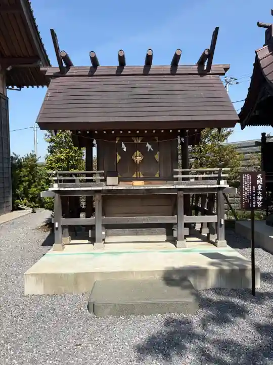 栗橋八坂神社の{uncategorized: "未分類", other: "その他", undefined: "問題あり", building: "その他建物", grave: "お墓", sacred_gate: "鳥居", guardian: "狛犬", statue: "像", buddha: "仏像", history: "歴史", nature: "自然", garden: "庭園", animal: "動物", pagoda: "塔", temizu: "手水舎", mountain_gate: "山門・神門", sanctuary: "本殿・本堂", subordinate: "末社・摂社", art: "芸術", scenery: "景色", jizo: "地蔵", ema: "絵馬", goshuin: "御朱印", omikuji: "おみくじ", items: "授与品その他", amulet: "お守り", goshuincho: "御朱印帳", eats: "食事", festival: "お祭り", votive_dance: "神楽", shichigosan: "七五三参", wedding: "結婚式", experience: "体験その他", initially: "初詣", around: "周辺", anti_infection: "感染症対策"}
