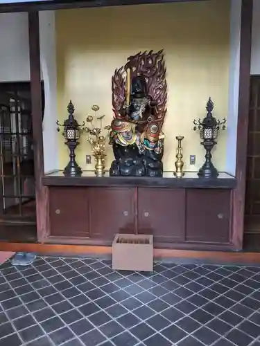 鴨江寺の本殿・本堂