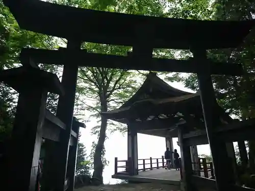 三峯神社の鳥居