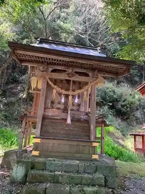 染羽天石勝神社の末社・摂社