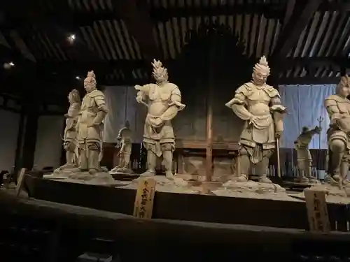 新薬師寺の仏像