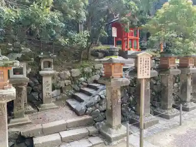 三輪神社（一童社）の{uncategorized: "未分類", other: "その他", undefined: "問題あり", building: "その他建物", grave: "お墓", sacred_gate: "鳥居", guardian: "狛犬", statue: "像", buddha: "仏像", history: "歴史", nature: "自然", garden: "庭園", animal: "動物", pagoda: "塔", temizu: "手水舎", mountain_gate: "山門・神門", sanctuary: "本殿・本堂", subordinate: "末社・摂社", art: "芸術", scenery: "景色", jizo: "地蔵", ema: "絵馬", goshuin: "御朱印", omikuji: "おみくじ", items: "授与品その他", amulet: "お守り", goshuincho: "御朱印帳", eats: "食事", festival: "お祭り", votive_dance: "神楽", shichigosan: "七五三参", wedding: "結婚式", experience: "体験その他", initially: "初詣", around: "周辺", anti_infection: "感染症対策"}