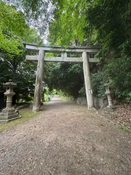 石清水八幡宮の{uncategorized: "未分類", other: "その他", undefined: "問題あり", building: "その他建物", grave: "お墓", sacred_gate: "鳥居", guardian: "狛犬", statue: "像", buddha: "仏像", history: "歴史", nature: "自然", garden: "庭園", animal: "動物", pagoda: "塔", temizu: "手水舎", mountain_gate: "山門・神門", sanctuary: "本殿・本堂", subordinate: "末社・摂社", art: "芸術", scenery: "景色", jizo: "地蔵", ema: "絵馬", goshuin: "御朱印", omikuji: "おみくじ", items: "授与品その他", amulet: "お守り", goshuincho: "御朱印帳", eats: "食事", festival: "お祭り", votive_dance: "神楽", shichigosan: "七五三参", wedding: "結婚式", experience: "体験その他", initially: "初詣", around: "周辺", anti_infection: "感染症対策"}