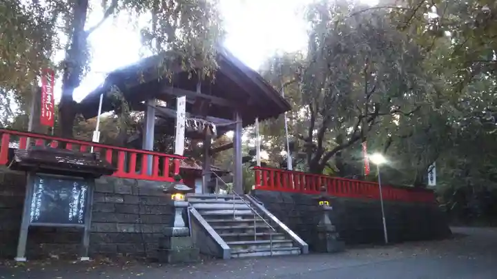榊山稲荷神社の山門・神門