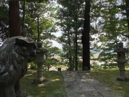 三社神社の狛犬