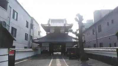 源空寺の山門・神門
