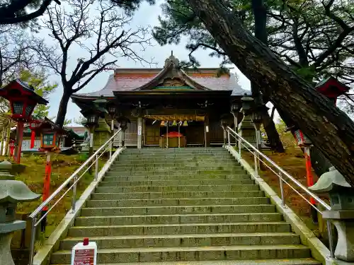 高山稲荷神社の{uncategorized: "未分類", other: "その他", undefined: "問題あり", building: "その他建物", grave: "お墓", sacred_gate: "鳥居", guardian: "狛犬", statue: "像", buddha: "仏像", history: "歴史", nature: "自然", garden: "庭園", animal: "動物", pagoda: "塔", temizu: "手水舎", mountain_gate: "山門・神門", sanctuary: "本殿・本堂", subordinate: "末社・摂社", art: "芸術", scenery: "景色", jizo: "地蔵", ema: "絵馬", goshuin: "御朱印", omikuji: "おみくじ", items: "授与品その他", amulet: "お守り", goshuincho: "御朱印帳", eats: "食事", festival: "お祭り", votive_dance: "神楽", shichigosan: "七五三参", wedding: "結婚式", experience: "体験その他", initially: "初詣", around: "周辺", anti_infection: "感染症対策"}