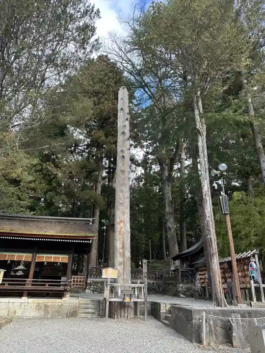 諏訪大社下社秋宮(長野県)