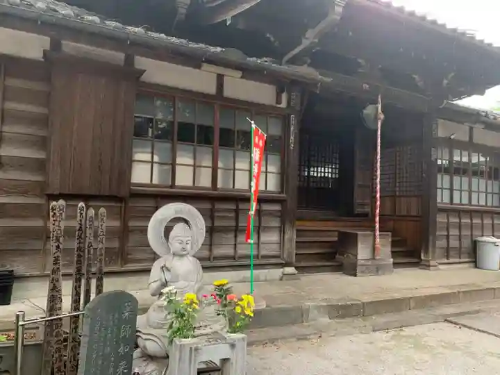 魚籃寺の本殿・本堂