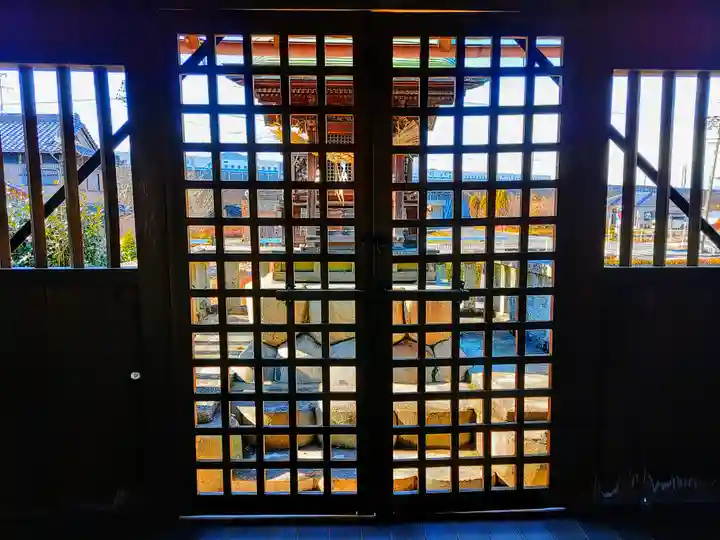 白山社(萩原町高松)の本殿・本堂