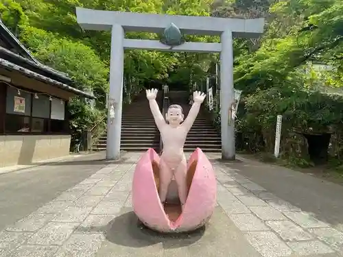 桃太郎神社（栗栖）の像