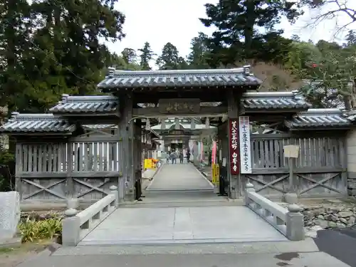 白峯寺の山門