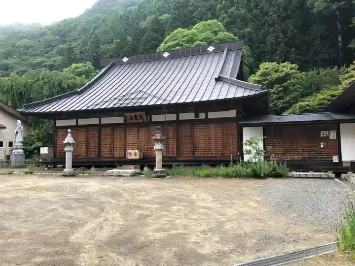 栖雲寺の本殿・本堂