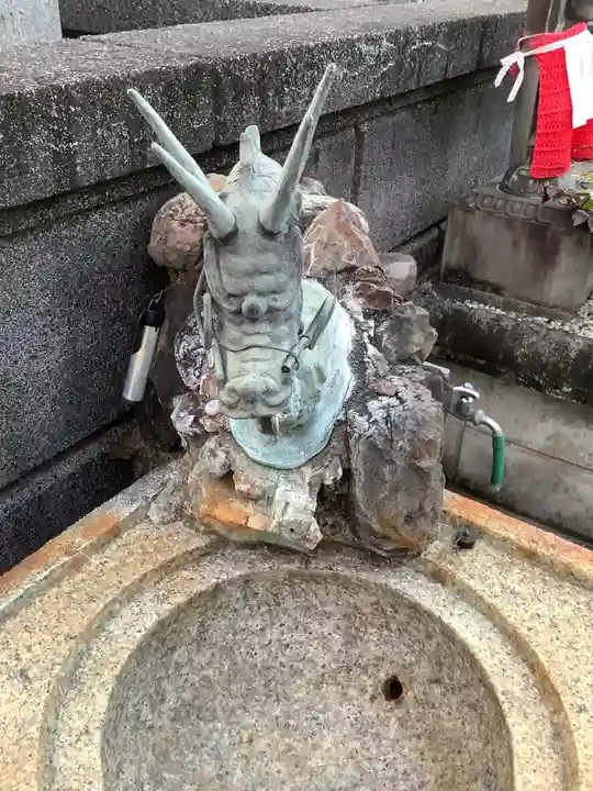 薬師寺(北外山)の手水舎