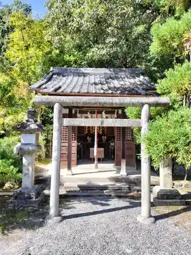 新屋坐天照御魂神社の末社・摂社