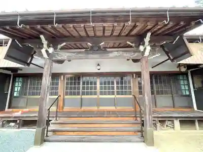 常楽寺の本殿・本堂