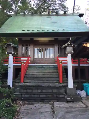 東山稲荷神社の本殿・本堂