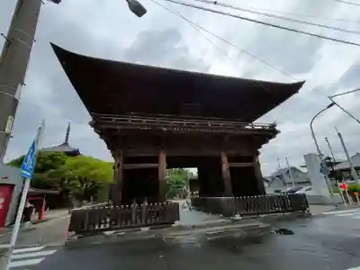 甚目寺の山門・神門