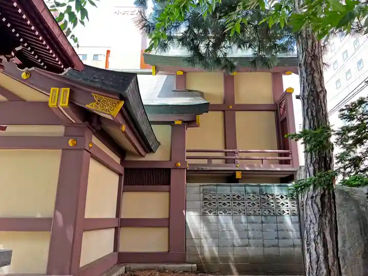 三吉神社の本殿・本堂