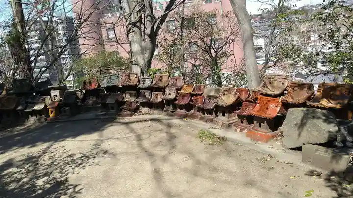 祓ケ崎稲荷神社の末社・摂社