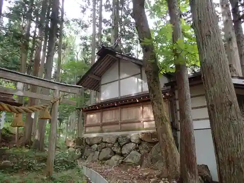 高田神社の本殿・本堂