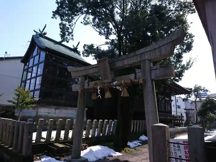 火産霊神社の鳥居