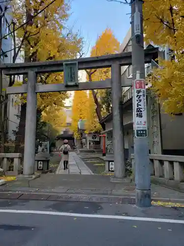 銀杏岡八幡神社の鳥居