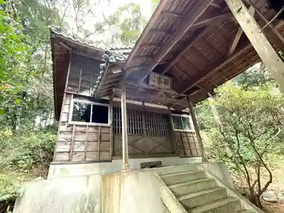 殿岡神社の本殿・本堂