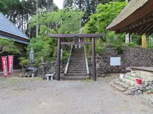 雨錫寺の鳥居