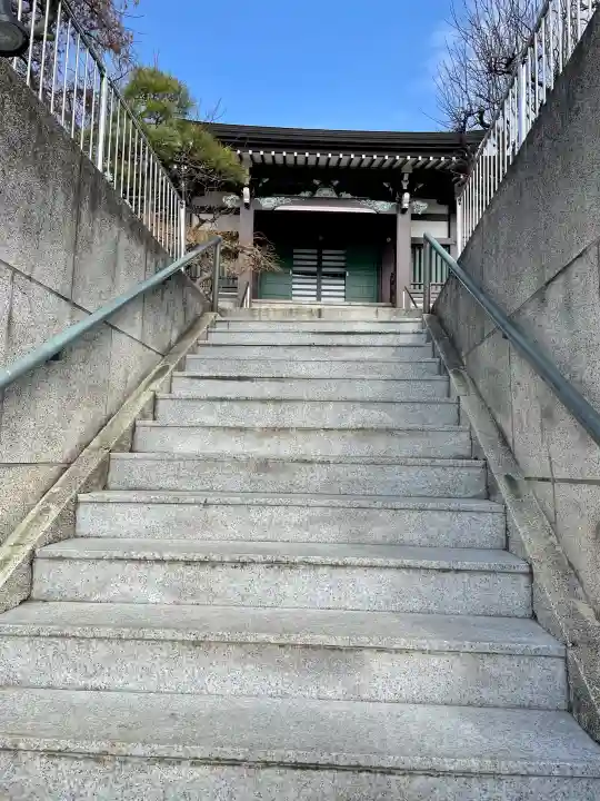 真英寺の{uncategorized: "未分類", other: "その他", undefined: "問題あり", building: "その他建物", grave: "お墓", sacred_gate: "鳥居", guardian: "狛犬", statue: "像", buddha: "仏像", history: "歴史", nature: "自然", garden: "庭園", animal: "動物", pagoda: "塔", temizu: "手水舎", mountain_gate: "山門・神門", sanctuary: "本殿・本堂", subordinate: "末社・摂社", art: "芸術", scenery: "景色", jizo: "地蔵", ema: "絵馬", goshuin: "御朱印", omikuji: "おみくじ", items: "授与品その他", amulet: "お守り", goshuincho: "御朱印帳", eats: "食事", festival: "お祭り", votive_dance: "神楽", shichigosan: "七五三参", wedding: "結婚式", experience: "体験その他", initially: "初詣", around: "周辺", anti_infection: "感染症対策"}