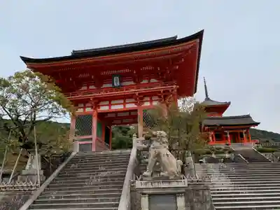 清水寺の山門・神門