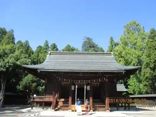 上杉神社の本殿・本堂