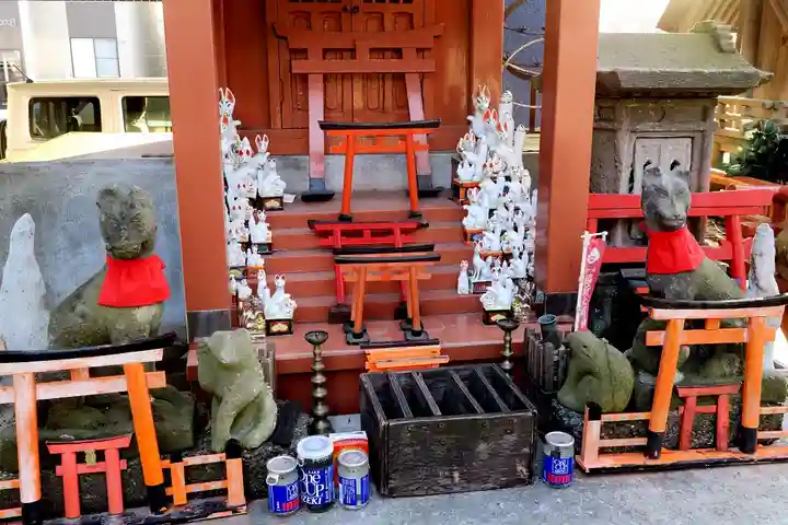 共栄稲荷神社の末社・摂社