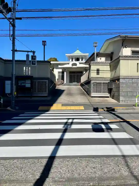 称名寺の{uncategorized: "未分類", other: "その他", undefined: "問題あり", building: "その他建物", grave: "お墓", sacred_gate: "鳥居", guardian: "狛犬", statue: "像", buddha: "仏像", history: "歴史", nature: "自然", garden: "庭園", animal: "動物", pagoda: "塔", temizu: "手水舎", mountain_gate: "山門・神門", sanctuary: "本殿・本堂", subordinate: "末社・摂社", art: "芸術", scenery: "景色", jizo: "地蔵", ema: "絵馬", goshuin: "御朱印", omikuji: "おみくじ", items: "授与品その他", amulet: "お守り", goshuincho: "御朱印帳", eats: "食事", festival: "お祭り", votive_dance: "神楽", shichigosan: "七五三参", wedding: "結婚式", experience: "体験その他", initially: "初詣", around: "周辺", anti_infection: "感染症対策"}