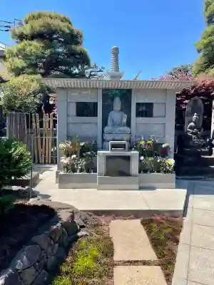 光明院の{uncategorized: "未分類", other: "その他", undefined: "問題あり", building: "その他建物", grave: "お墓", sacred_gate: "鳥居", guardian: "狛犬", statue: "像", buddha: "仏像", history: "歴史", nature: "自然", garden: "庭園", animal: "動物", pagoda: "塔", temizu: "手水舎", mountain_gate: "山門・神門", sanctuary: "本殿・本堂", subordinate: "末社・摂社", art: "芸術", scenery: "景色", jizo: "地蔵", ema: "絵馬", goshuin: "御朱印", omikuji: "おみくじ", items: "授与品その他", amulet: "お守り", goshuincho: "御朱印帳", eats: "食事", festival: "お祭り", votive_dance: "神楽", shichigosan: "七五三参", wedding: "結婚式", experience: "体験その他", initially: "初詣", around: "周辺", anti_infection: "感染症対策"}