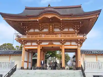 成田山大阪別院　明王院の{uncategorized: "未分類", other: "その他", undefined: "問題あり", building: "その他建物", grave: "お墓", sacred_gate: "鳥居", guardian: "狛犬", statue: "像", buddha: "仏像", history: "歴史", nature: "自然", garden: "庭園", animal: "動物", pagoda: "塔", temizu: "手水舎", mountain_gate: "山門・神門", sanctuary: "本殿・本堂", subordinate: "末社・摂社", art: "芸術", scenery: "景色", jizo: "地蔵", ema: "絵馬", goshuin: "御朱印", omikuji: "おみくじ", items: "授与品その他", amulet: "お守り", goshuincho: "御朱印帳", eats: "食事", festival: "お祭り", votive_dance: "神楽", shichigosan: "七五三参", wedding: "結婚式", experience: "体験その他", initially: "初詣", around: "周辺", anti_infection: "感染症対策"}