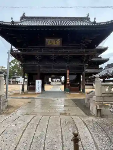 西大寺の{uncategorized: "未分類", other: "その他", undefined: "問題あり", building: "その他建物", grave: "お墓", sacred_gate: "鳥居", guardian: "狛犬", statue: "像", buddha: "仏像", history: "歴史", nature: "自然", garden: "庭園", animal: "動物", pagoda: "塔", temizu: "手水舎", mountain_gate: "山門・神門", sanctuary: "本殿・本堂", subordinate: "末社・摂社", art: "芸術", scenery: "景色", jizo: "地蔵", ema: "絵馬", goshuin: "御朱印", omikuji: "おみくじ", items: "授与品その他", amulet: "お守り", goshuincho: "御朱印帳", eats: "食事", festival: "お祭り", votive_dance: "神楽", shichigosan: "七五三参", wedding: "結婚式", experience: "体験その他", initially: "初詣", around: "周辺", anti_infection: "感染症対策"}