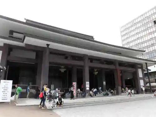 難波別院の本殿・本堂