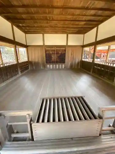 厳島神社の{uncategorized: "未分類", other: "その他", undefined: "問題あり", building: "その他建物", grave: "お墓", sacred_gate: "鳥居", guardian: "狛犬", statue: "像", buddha: "仏像", history: "歴史", nature: "自然", garden: "庭園", animal: "動物", pagoda: "塔", temizu: "手水舎", mountain_gate: "山門・神門", sanctuary: "本殿・本堂", subordinate: "末社・摂社", art: "芸術", scenery: "景色", jizo: "地蔵", ema: "絵馬", goshuin: "御朱印", omikuji: "おみくじ", items: "授与品その他", amulet: "お守り", goshuincho: "御朱印帳", eats: "食事", festival: "お祭り", votive_dance: "神楽", shichigosan: "七五三参", wedding: "結婚式", experience: "体験その他", initially: "初詣", around: "周辺", anti_infection: "感染症対策"}