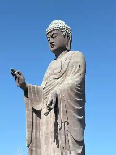 東本願寺本廟 牛久浄苑（牛久大仏）の{uncategorized: "未分類", other: "その他", undefined: "問題あり", building: "その他建物", grave: "お墓", sacred_gate: "鳥居", guardian: "狛犬", statue: "像", buddha: "仏像", history: "歴史", nature: "自然", garden: "庭園", animal: "動物", pagoda: "塔", temizu: "手水舎", mountain_gate: "山門・神門", sanctuary: "本殿・本堂", subordinate: "末社・摂社", art: "芸術", scenery: "景色", jizo: "地蔵", ema: "絵馬", goshuin: "御朱印", omikuji: "おみくじ", items: "授与品その他", amulet: "お守り", goshuincho: "御朱印帳", eats: "食事", festival: "お祭り", votive_dance: "神楽", shichigosan: "七五三参", wedding: "結婚式", experience: "体験その他", initially: "初詣", around: "周辺", anti_infection: "感染症対策"}