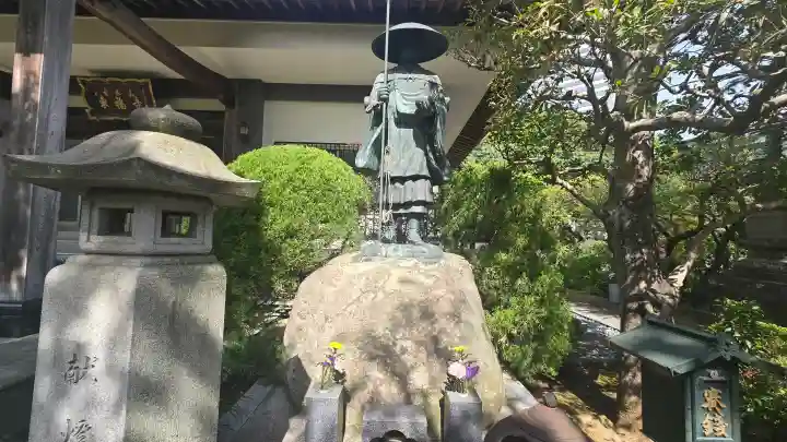 東福寺の{uncategorized: "未分類", other: "その他", undefined: "問題あり", building: "その他建物", grave: "お墓", sacred_gate: "鳥居", guardian: "狛犬", statue: "像", buddha: "仏像", history: "歴史", nature: "自然", garden: "庭園", animal: "動物", pagoda: "塔", temizu: "手水舎", mountain_gate: "山門・神門", sanctuary: "本殿・本堂", subordinate: "末社・摂社", art: "芸術", scenery: "景色", jizo: "地蔵", ema: "絵馬", goshuin: "御朱印", omikuji: "おみくじ", items: "授与品その他", amulet: "お守り", goshuincho: "御朱印帳", eats: "食事", festival: "お祭り", votive_dance: "神楽", shichigosan: "七五三参", wedding: "結婚式", experience: "体験その他", initially: "初詣", around: "周辺", anti_infection: "感染症対策"}