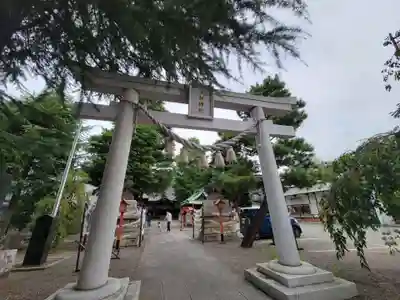 草加神社の鳥居