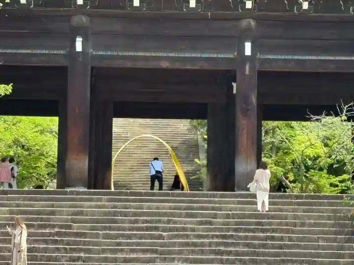 知恩院の{uncategorized: "未分類", other: "その他", undefined: "問題あり", building: "その他建物", grave: "お墓", sacred_gate: "鳥居", guardian: "狛犬", statue: "像", buddha: "仏像", history: "歴史", nature: "自然", garden: "庭園", animal: "動物", pagoda: "塔", temizu: "手水舎", mountain_gate: "山門・神門", sanctuary: "本殿・本堂", subordinate: "末社・摂社", art: "芸術", scenery: "景色", jizo: "地蔵", ema: "絵馬", goshuin: "御朱印", omikuji: "おみくじ", items: "授与品その他", amulet: "お守り", goshuincho: "御朱印帳", eats: "食事", festival: "お祭り", votive_dance: "神楽", shichigosan: "七五三参", wedding: "結婚式", experience: "体験その他", initially: "初詣", around: "周辺", anti_infection: "感染症対策"}
