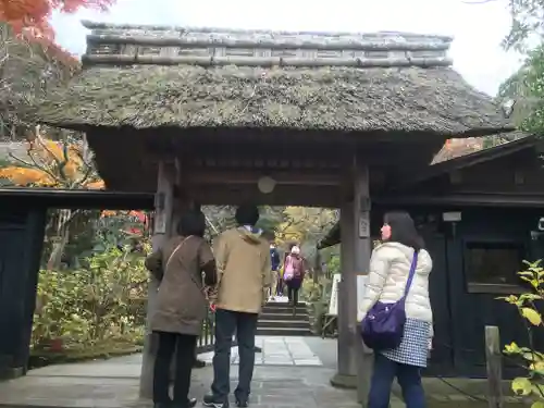 東慶寺の山門・神門