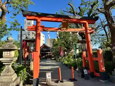 源九郎稲荷神社の{uncategorized: "未分類", other: "その他", undefined: "問題あり", building: "その他建物", grave: "お墓", sacred_gate: "鳥居", guardian: "狛犬", statue: "像", buddha: "仏像", history: "歴史", nature: "自然", garden: "庭園", animal: "動物", pagoda: "塔", temizu: "手水舎", mountain_gate: "山門・神門", sanctuary: "本殿・本堂", subordinate: "末社・摂社", art: "芸術", scenery: "景色", jizo: "地蔵", ema: "絵馬", goshuin: "御朱印", omikuji: "おみくじ", items: "授与品その他", amulet: "お守り", goshuincho: "御朱印帳", eats: "食事", festival: "お祭り", votive_dance: "神楽", shichigosan: "七五三参", wedding: "結婚式", experience: "体験その他", initially: "初詣", around: "周辺", anti_infection: "感染症対策"}
