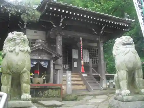 星井寺（ 明鏡山円満院星井寺虚空蔵堂 ）の狛犬