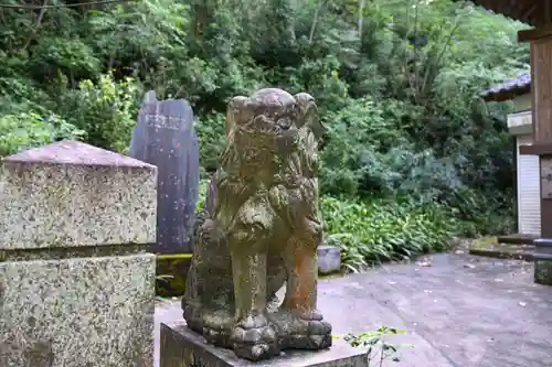 白鳥神社の狛犬