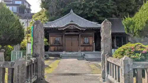 大分元町石仏の本殿・本堂