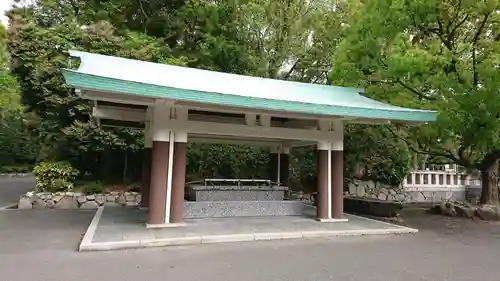 福岡縣護國神社の手水舎